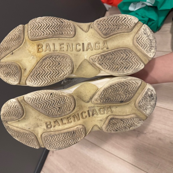 Balenciaga Triple S Trainers - Picture 8 of 9